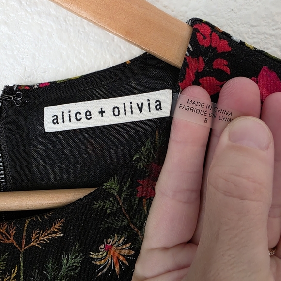 Alice and Olivia "Delora" fitted dress, Colorful floral pattern, Size 8 - Picture 4 of 12